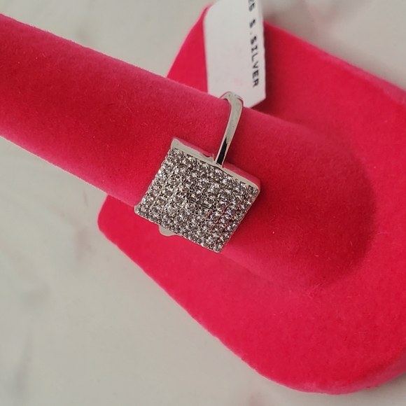 Elegant Silver Square Ring - Picture 4 of 4